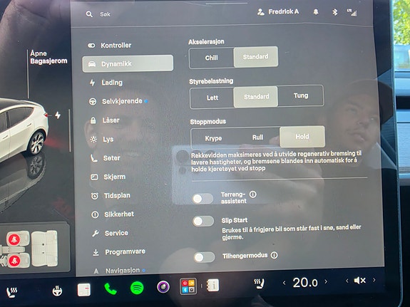Tesla Model Y 28 of 30
