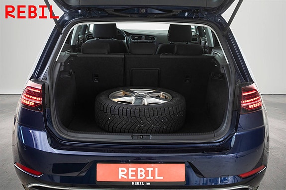 Volkswagen e-Golf VII 22 of 24