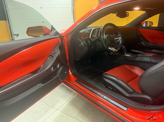 Chevrolet Camaro 10 of 29