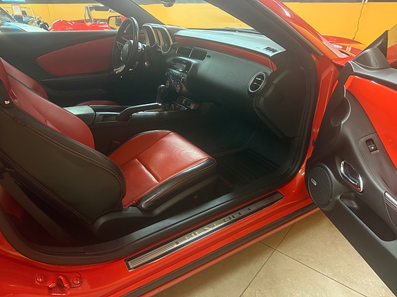 Chevrolet Camaro 16 of 29