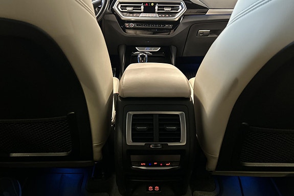 BMW iX3 20 of 22