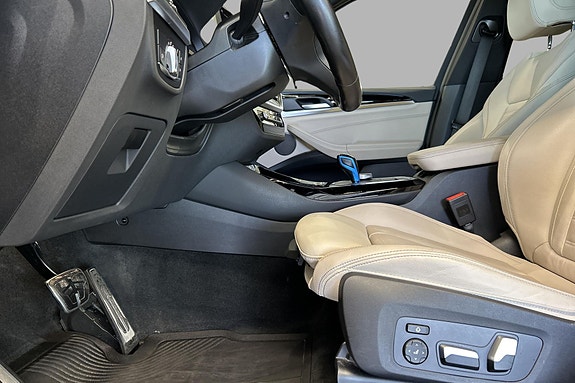 BMW iX3 12 of 22