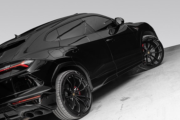 Lamborghini Urus 4 of 30