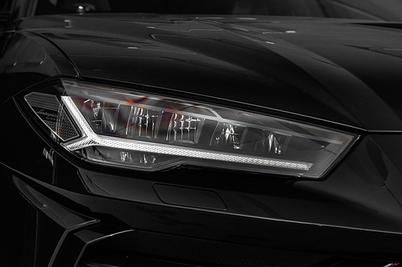 Lamborghini Urus 9 of 30