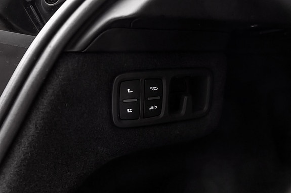 Lamborghini Urus 23 of 30