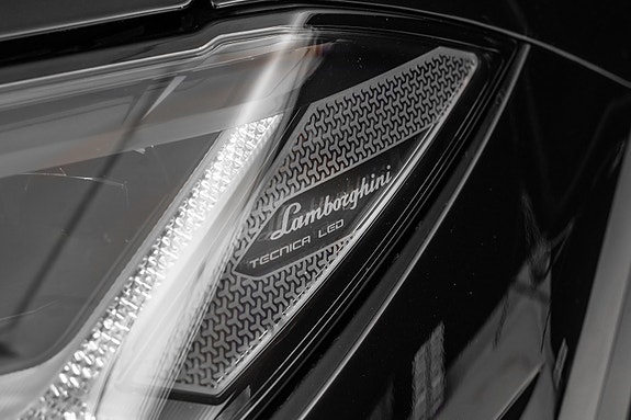 Lamborghini Urus 10 of 30
