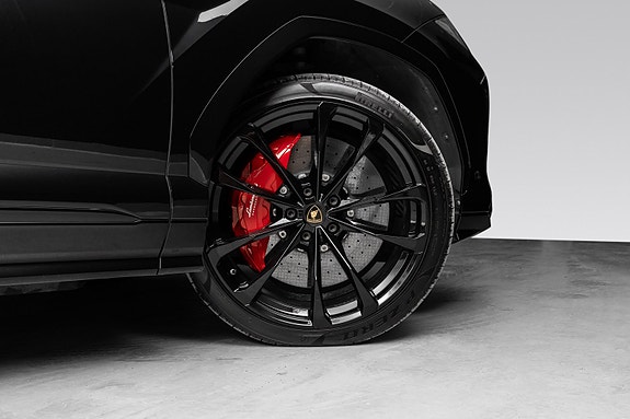Lamborghini Urus 18 of 30
