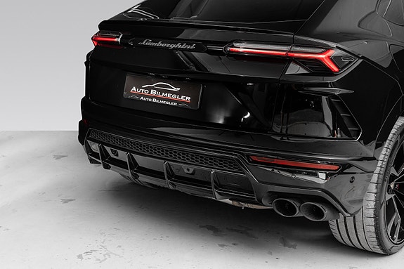 Lamborghini Urus 13 of 30