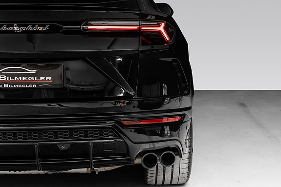 Lamborghini Urus 14 of 30