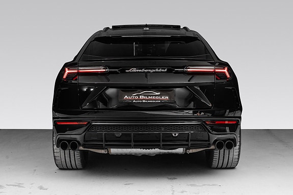 Lamborghini Urus 6 of 30