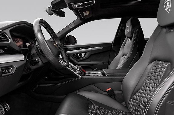 Lamborghini Urus 28 of 30