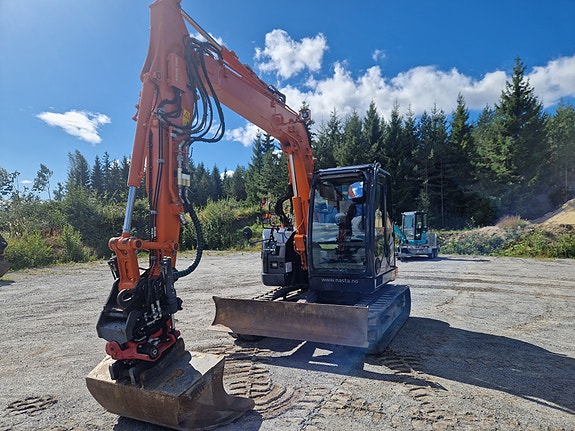 Hitachi ZX85US-6 2 of 19