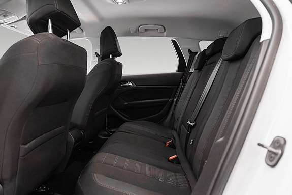 Peugeot 308 SW 13 of 24