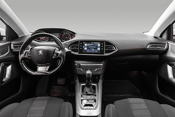 Peugeot 308 SW 14 of 24