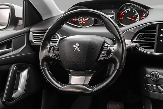 Peugeot 308 SW 15 of 24