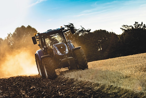 New Holland T6.145 Electro Command 6 of 6