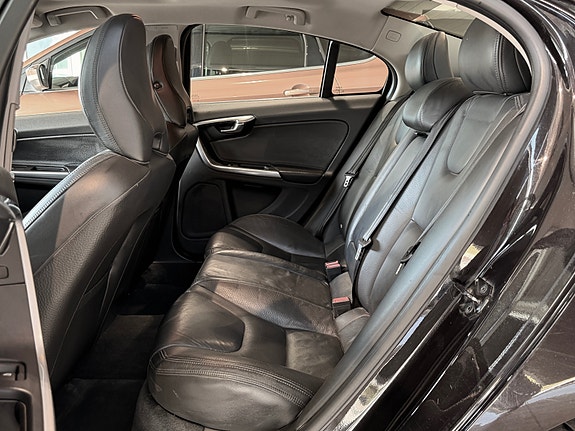 Volvo S60 21 of 30