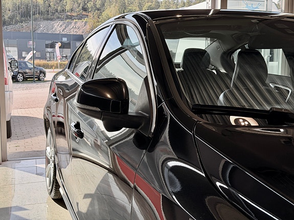 Volvo S60 4 of 30