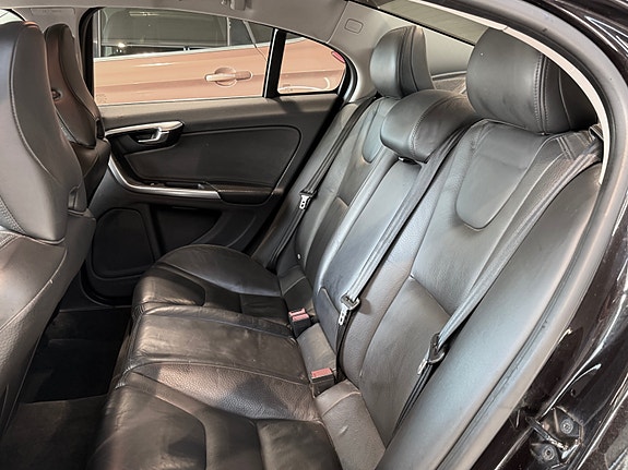 Volvo S60 20 of 30