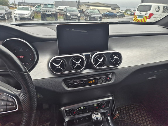 Mercedes-Benz X250 d 6 of 21