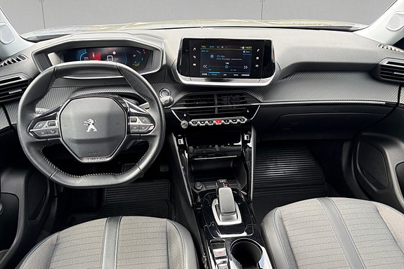 Peugeot e-2008 12 of 18