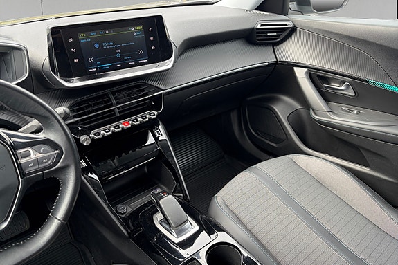 Peugeot e-2008 15 of 18