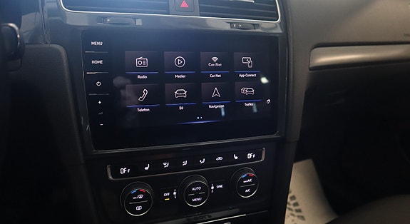 Volkswagen e-Golf VII 29 of 30
