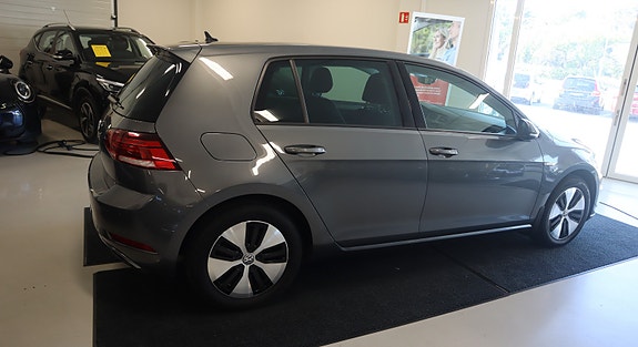 Volkswagen e-Golf VII 9 of 30