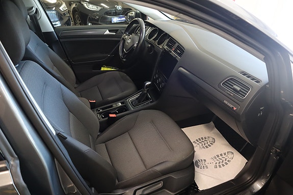 Volkswagen e-Golf VII 18 of 30