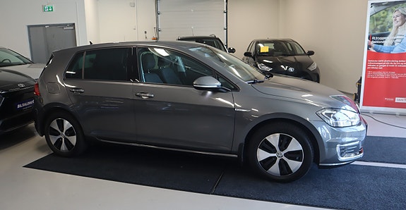 Volkswagen e-Golf VII 3 of 30