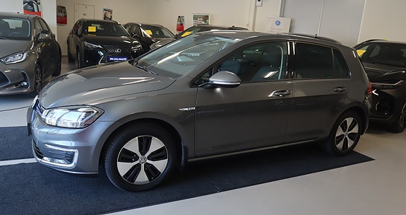 Volkswagen e-Golf VII 4 of 30