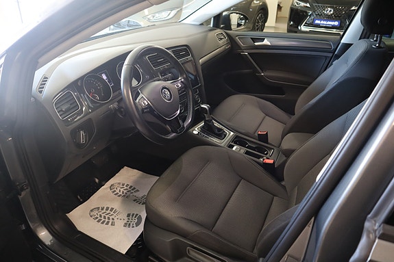 Volkswagen e-Golf VII 12 of 30
