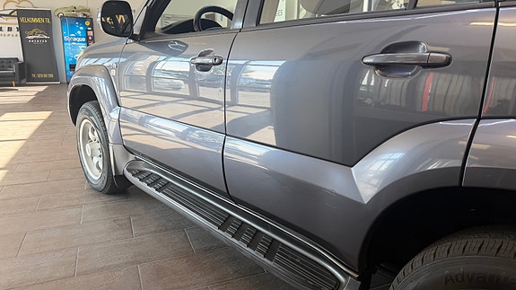 Toyota Land Cruiser 11 of 30