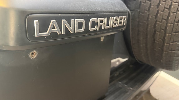 Toyota Land Cruiser 8 of 30
