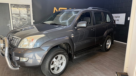 Toyota Land Cruiser 12 of 30