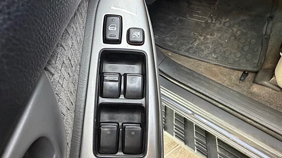 Toyota Land Cruiser 26 of 30