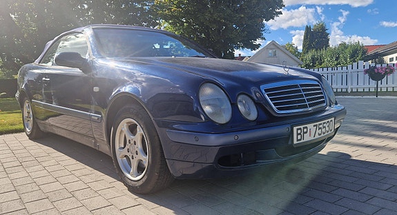 Mercedes-Benz CLK200 8 of 30