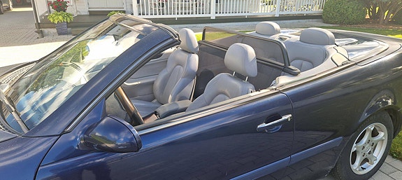Mercedes-Benz CLK200 19 of 30