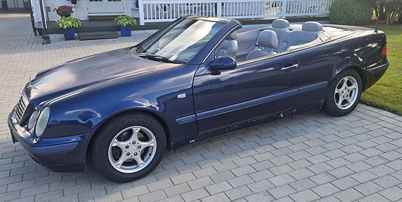 Mercedes-Benz CLK200 12 of 30