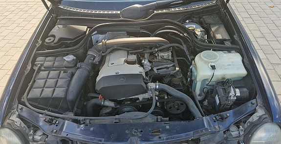 Mercedes-Benz CLK200 26 of 30