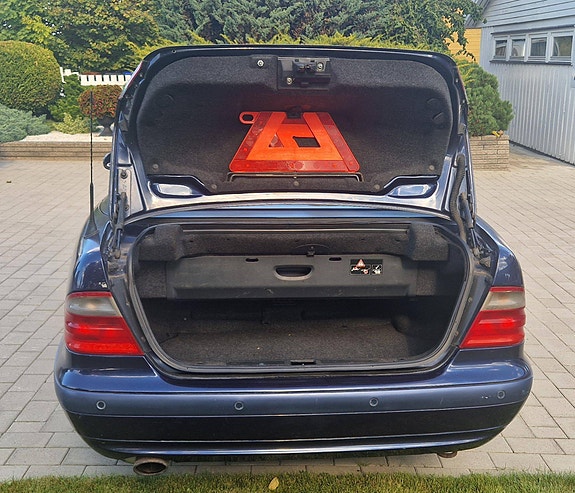 Mercedes-Benz CLK200 23 of 30