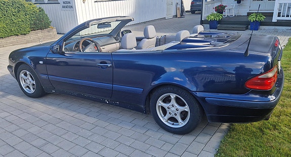 Mercedes-Benz CLK200 11 of 30