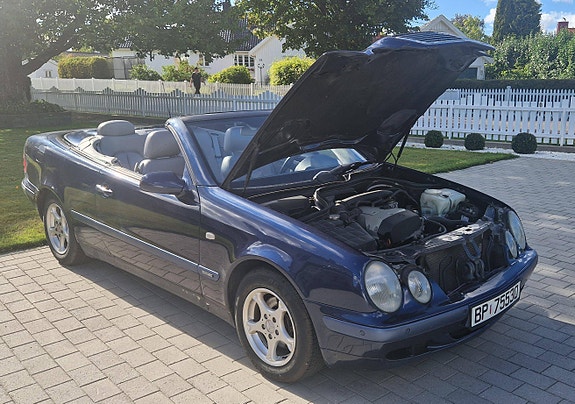 Mercedes-Benz CLK200 24 of 30