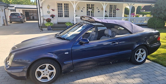 Mercedes-Benz CLK200 9 of 30