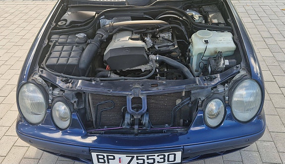 Mercedes-Benz CLK200 25 of 30