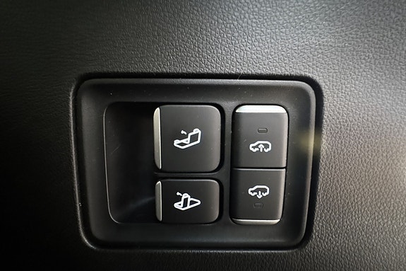 XPeng G9 16 of 20