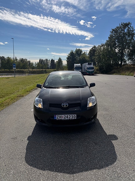 Toyota Auris 4 of 9
