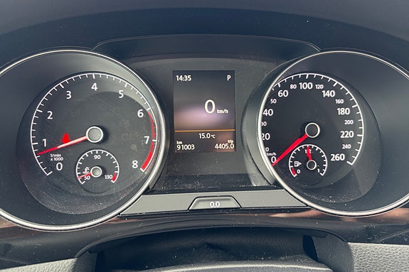 Volkswagen Golf Sportsvan 17 of 17