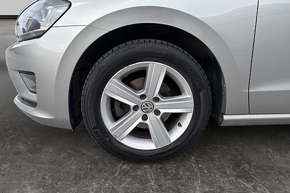 Volkswagen Golf Sportsvan 9 of 17