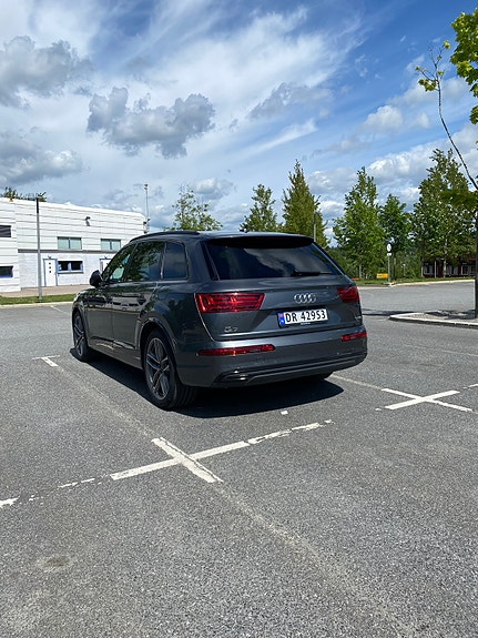 Audi Q7 3 of 6
